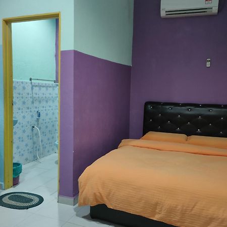 Taman Negara Rainbow Guest House Kuala Tahan Exteriör bild