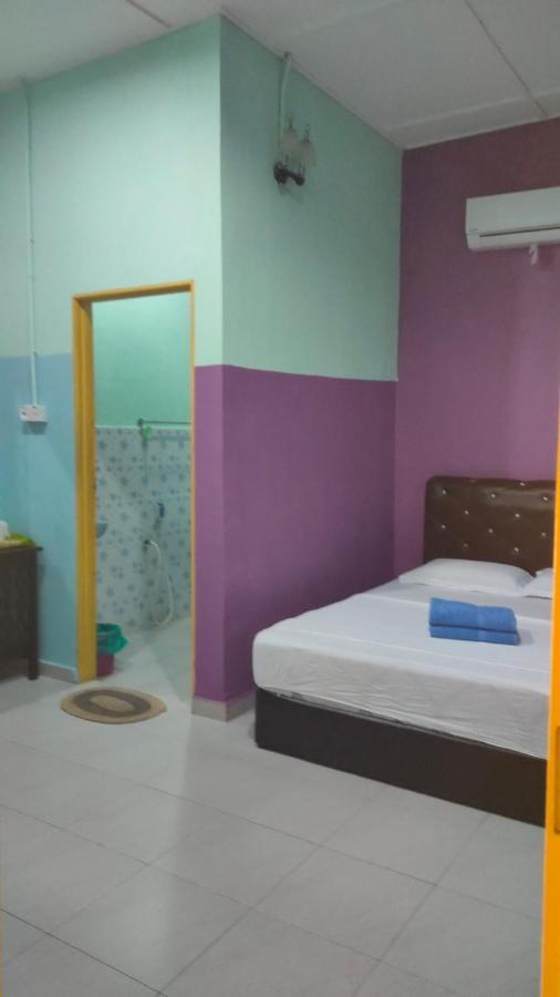 Taman Negara Rainbow Guest House Kuala Tahan Exteriör bild