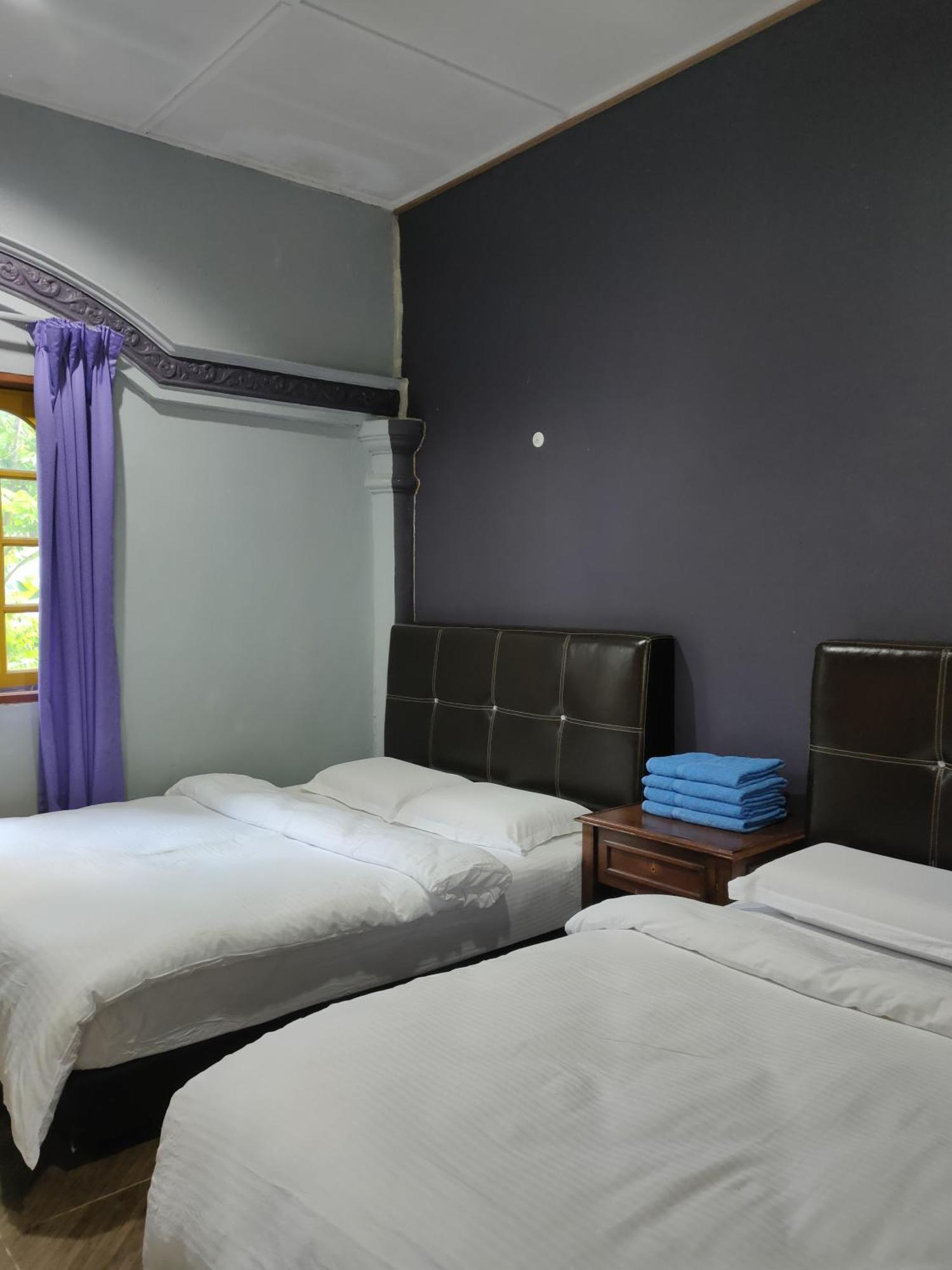 Taman Negara Rainbow Guest House Kuala Tahan Exteriör bild