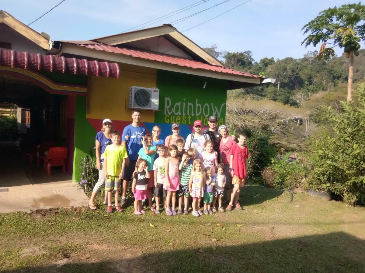 Taman Negara Rainbow Guest House Kuala Tahan Exteriör bild