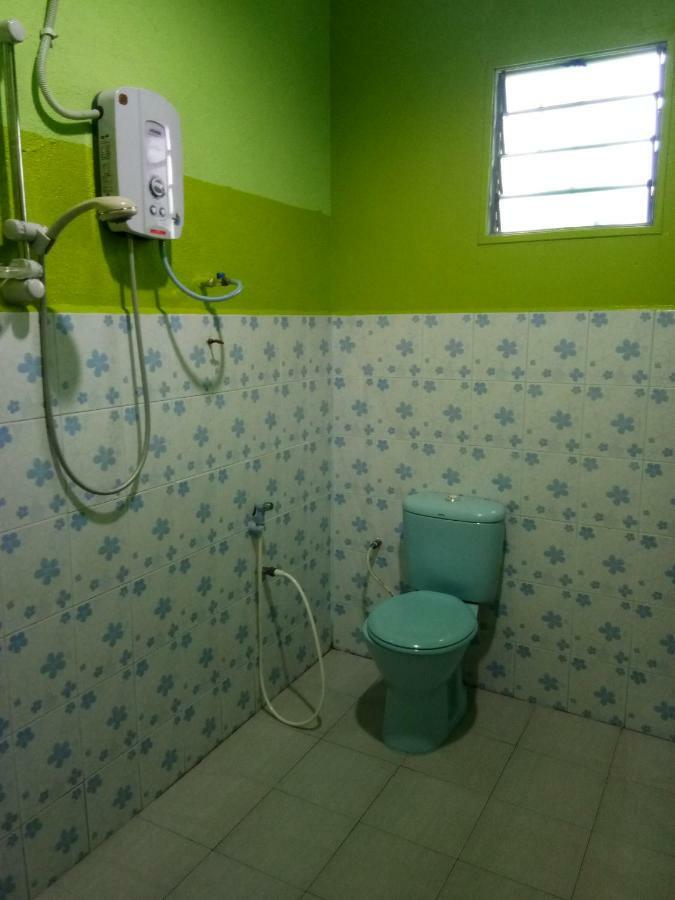 Taman Negara Rainbow Guest House Kuala Tahan Exteriör bild